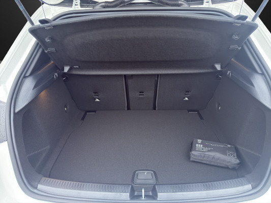 MERCEDES-BENZ A 220 d 8G-DCT-image-10