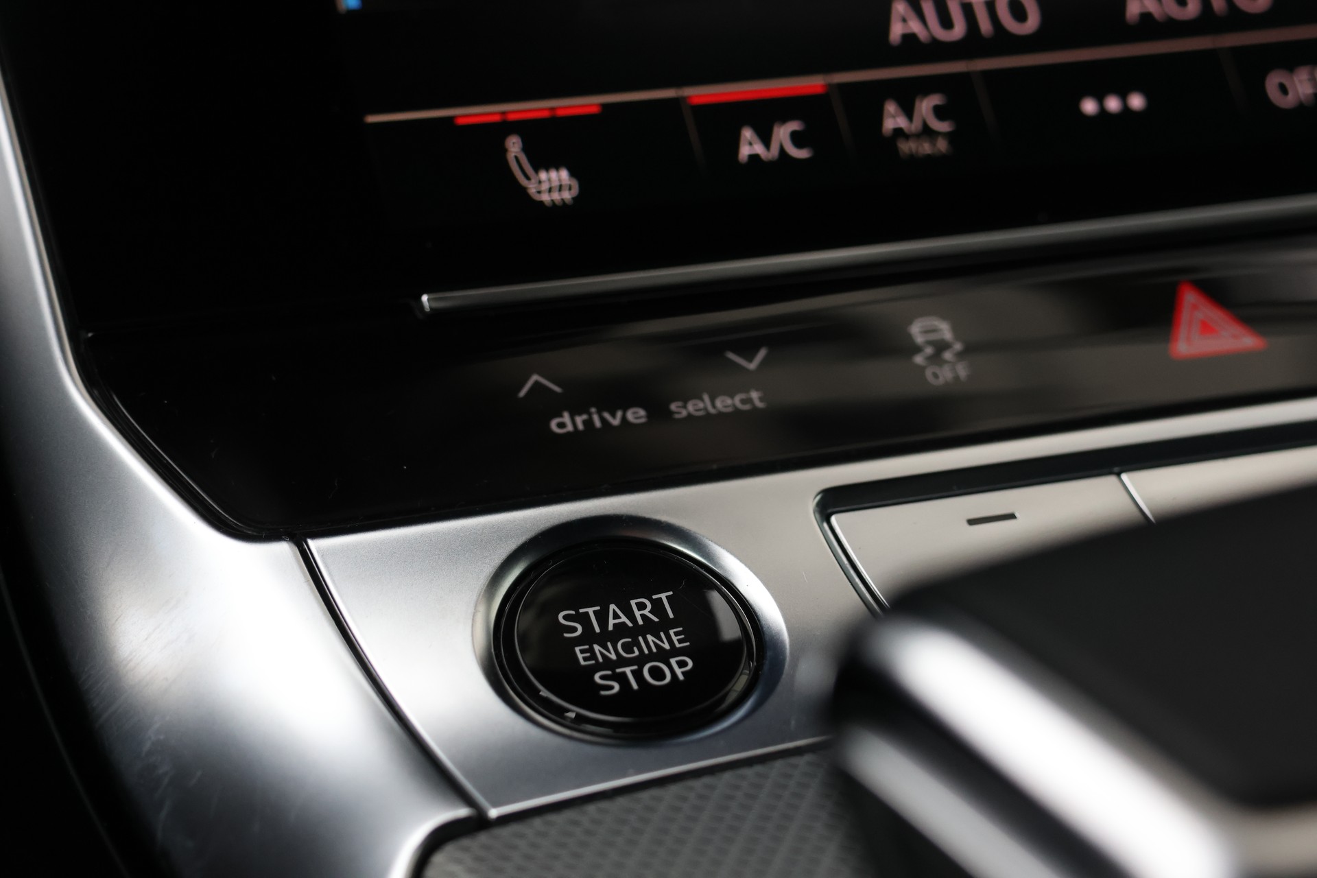 AUDI A6 Avant 55 TFSI Sport quattro S-tronic (CH)-image-21