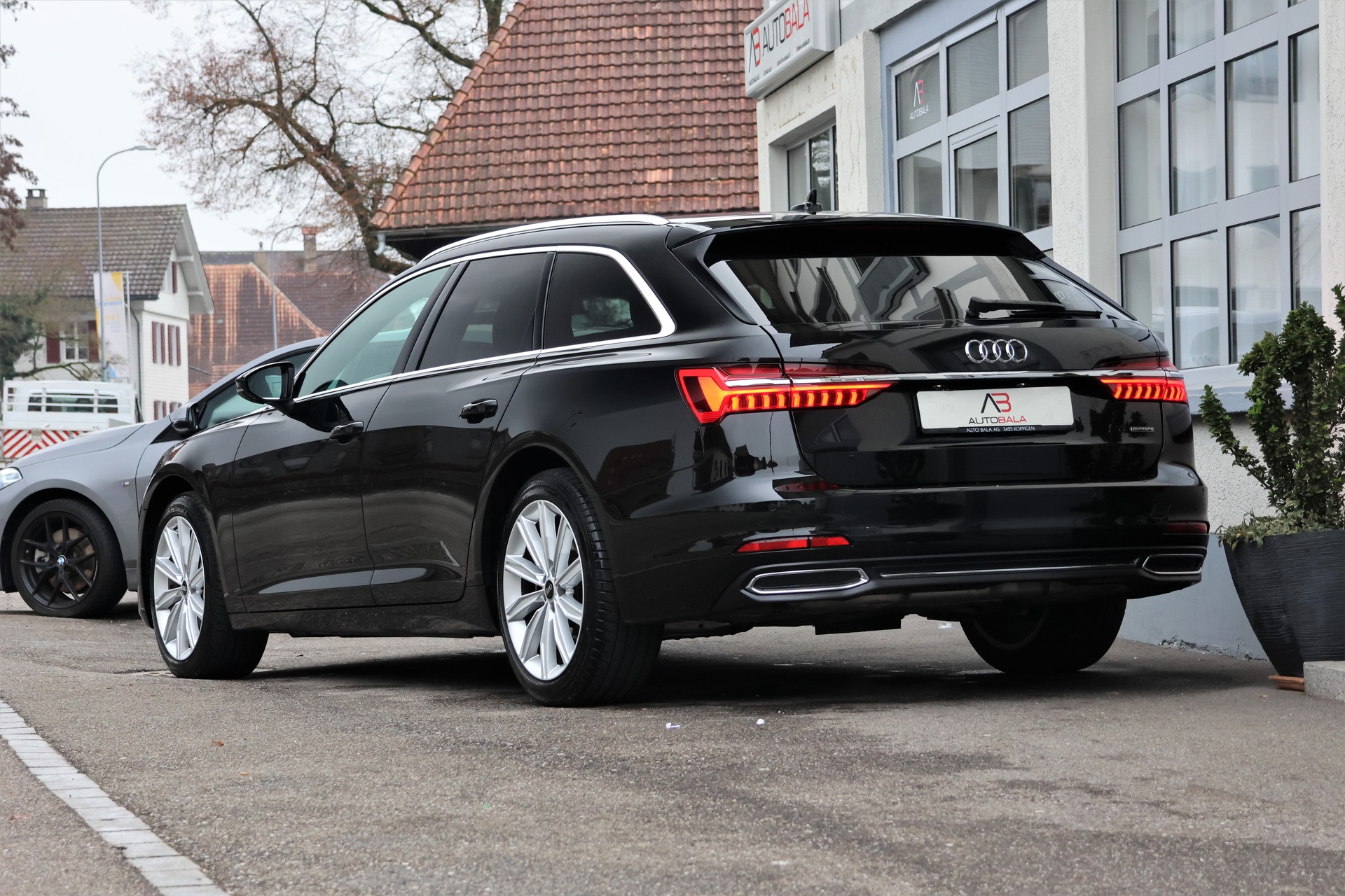 AUDI A6 Avant 55 TFSI Sport quattro S-tronic (CH)-image-2