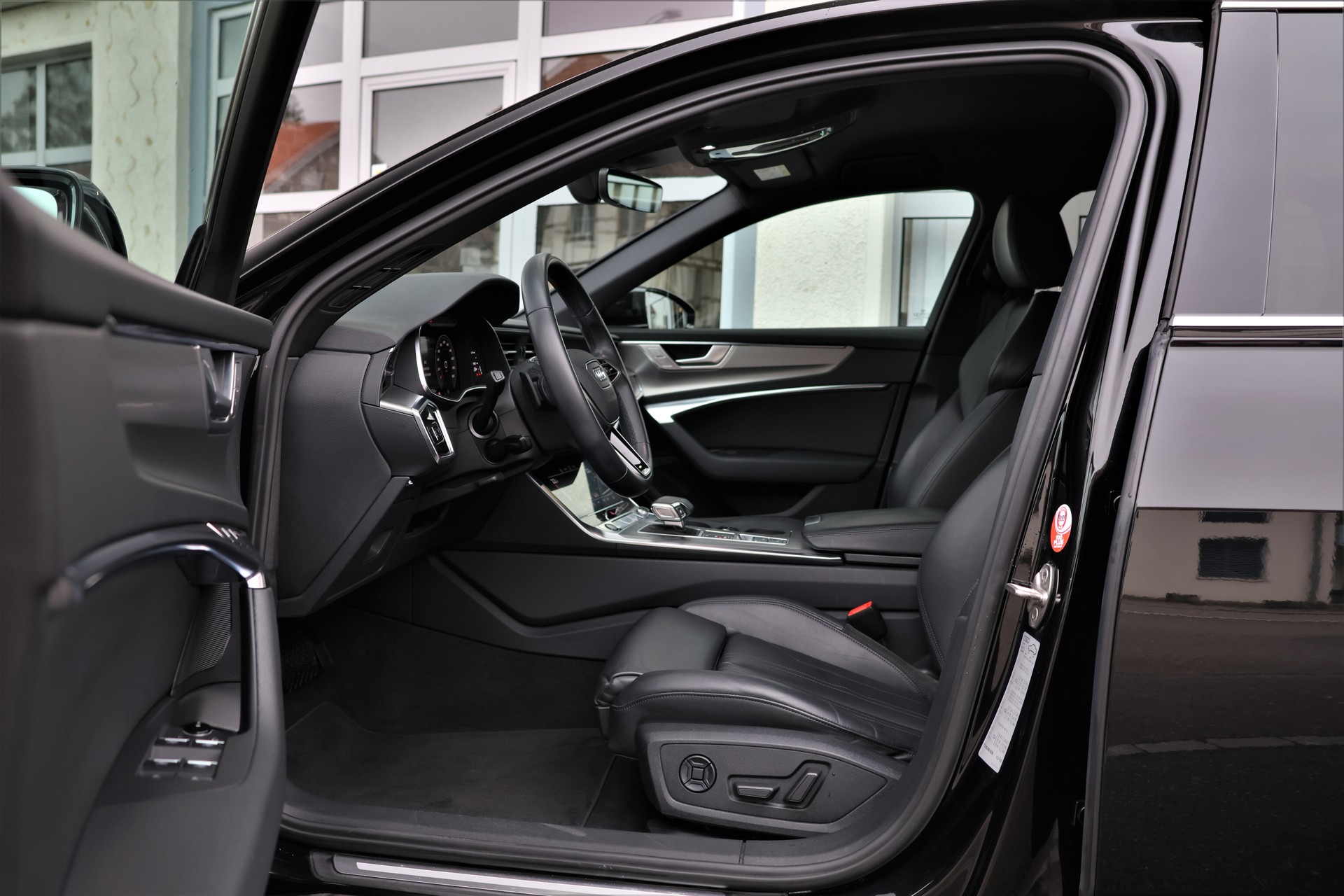 AUDI A6 Avant 55 TFSI Sport quattro S-tronic (CH)-image-7