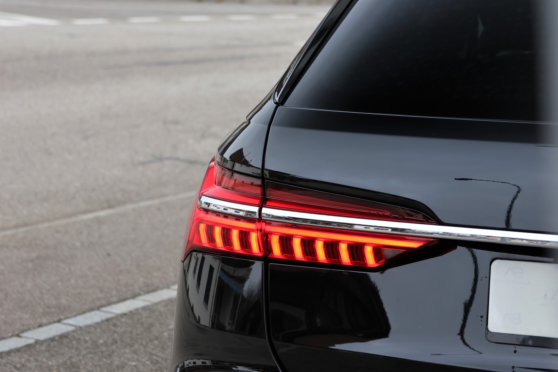 AUDI A6 Avant 55 TFSI Sport quattro S-tronic (CH)-image-4