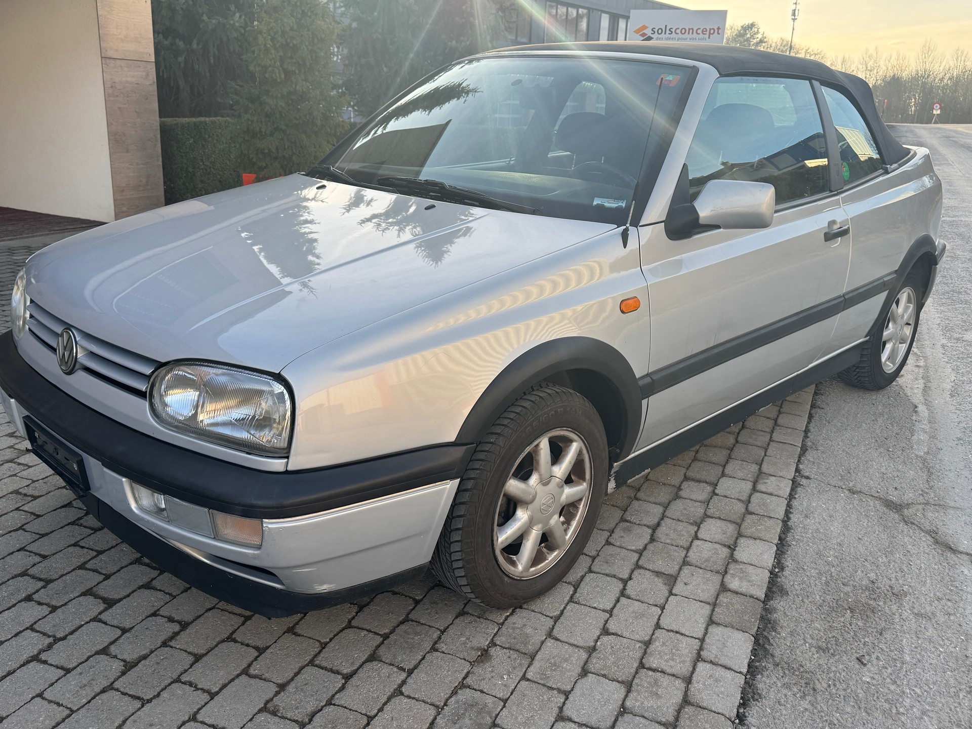 VW Golf Cabriolet 2000 Rolling Stones-image-1
