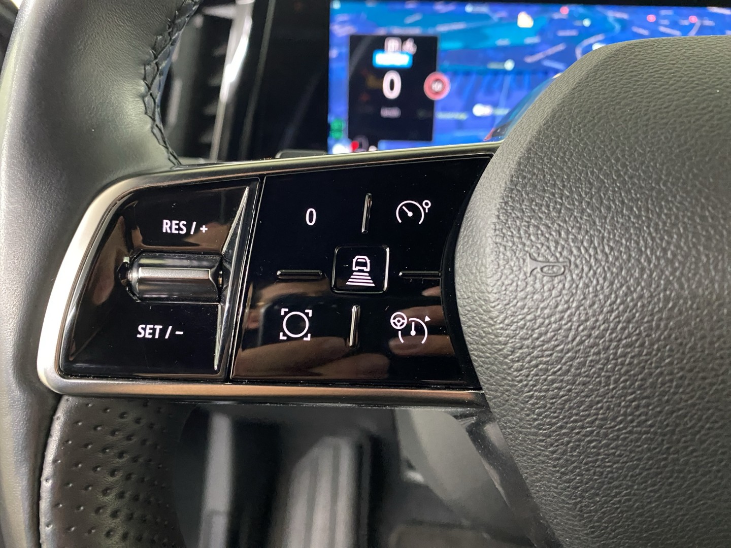RENAULT Mégane E-TECH EV60 Iconic-image-14