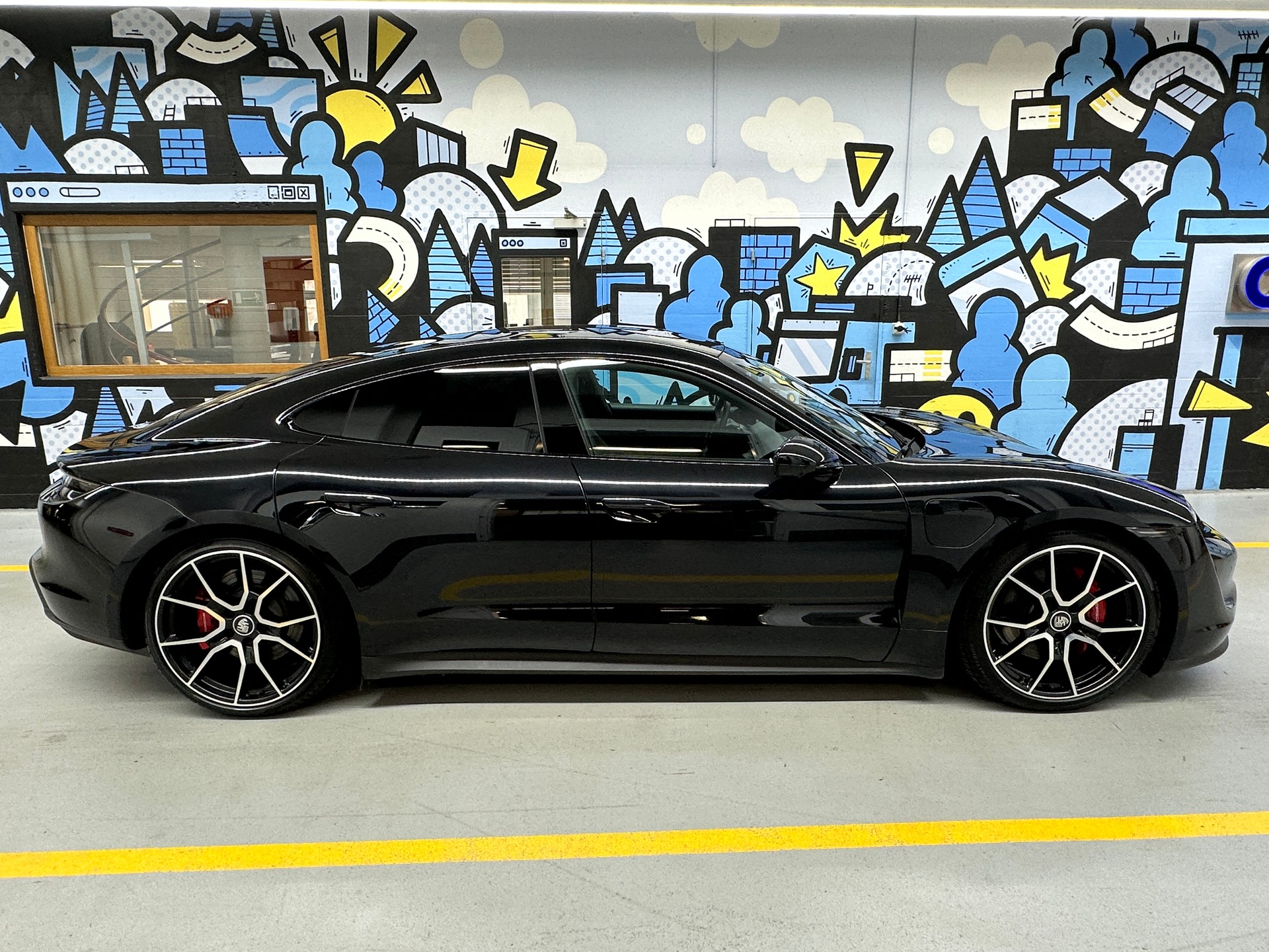 PORSCHE Taycan 4S-image-2
