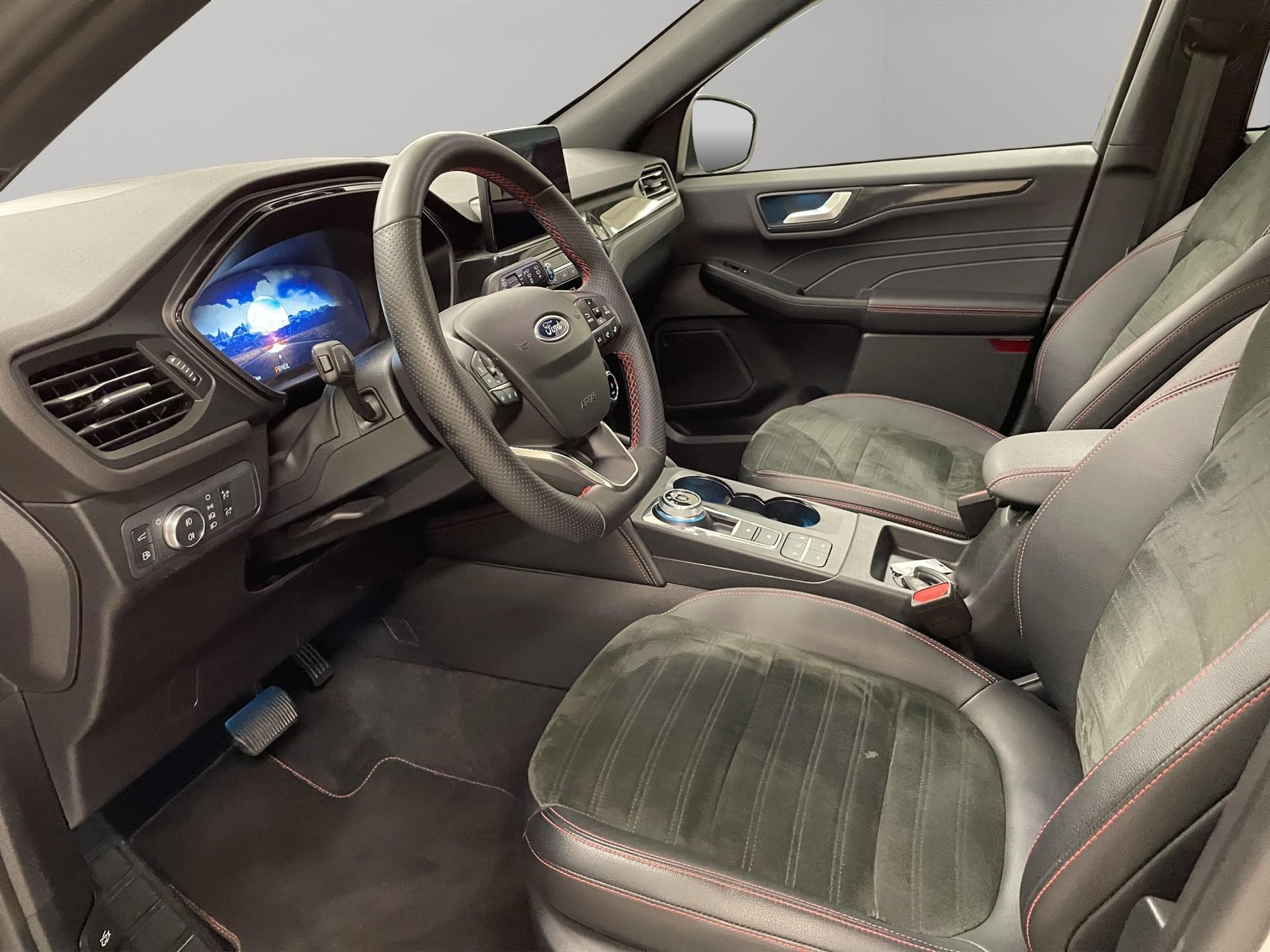 FORD Kuga 2.5 Plug-in Hybrid ST-Line X-image-2