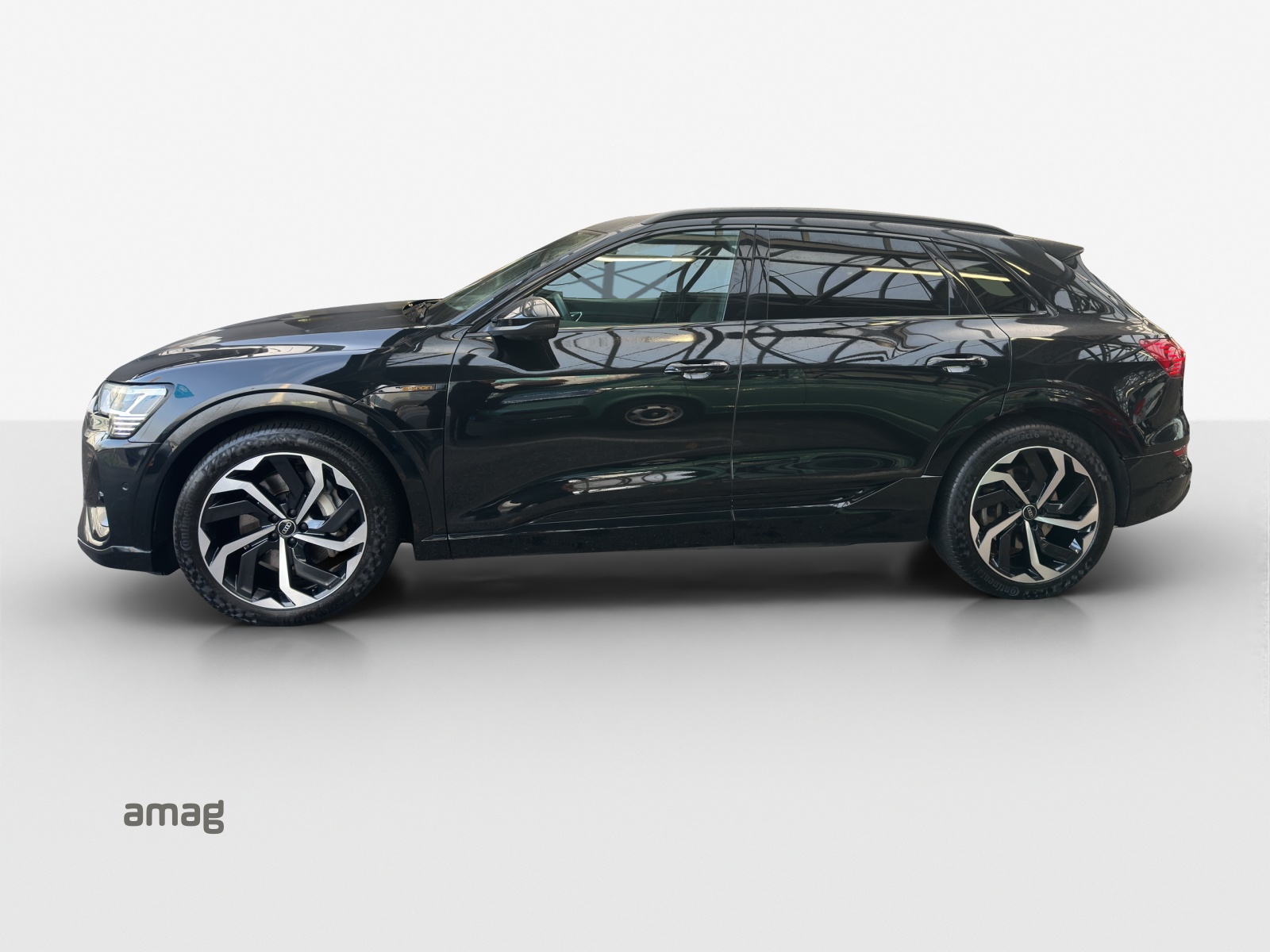 AUDI e-tron 55 S Line Black Edition quattro-image-1