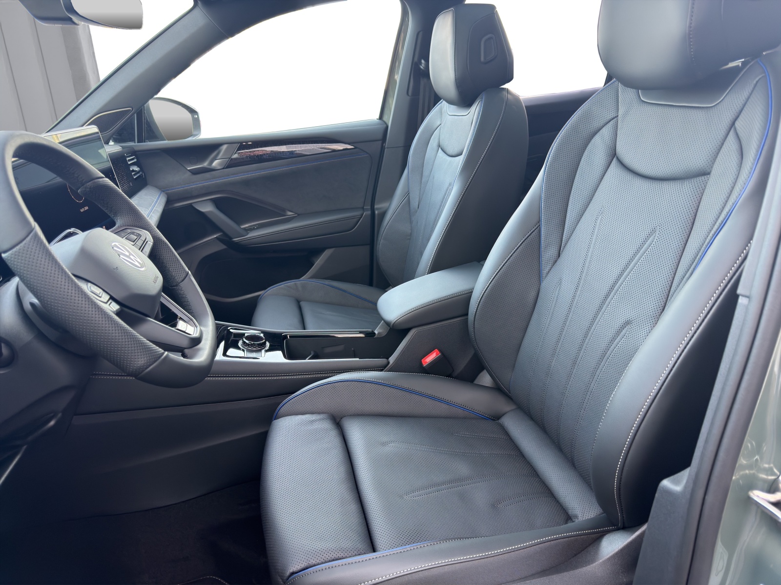 VW Tiguan 2.0 TSI DSG R-Line 4Motion-image-9