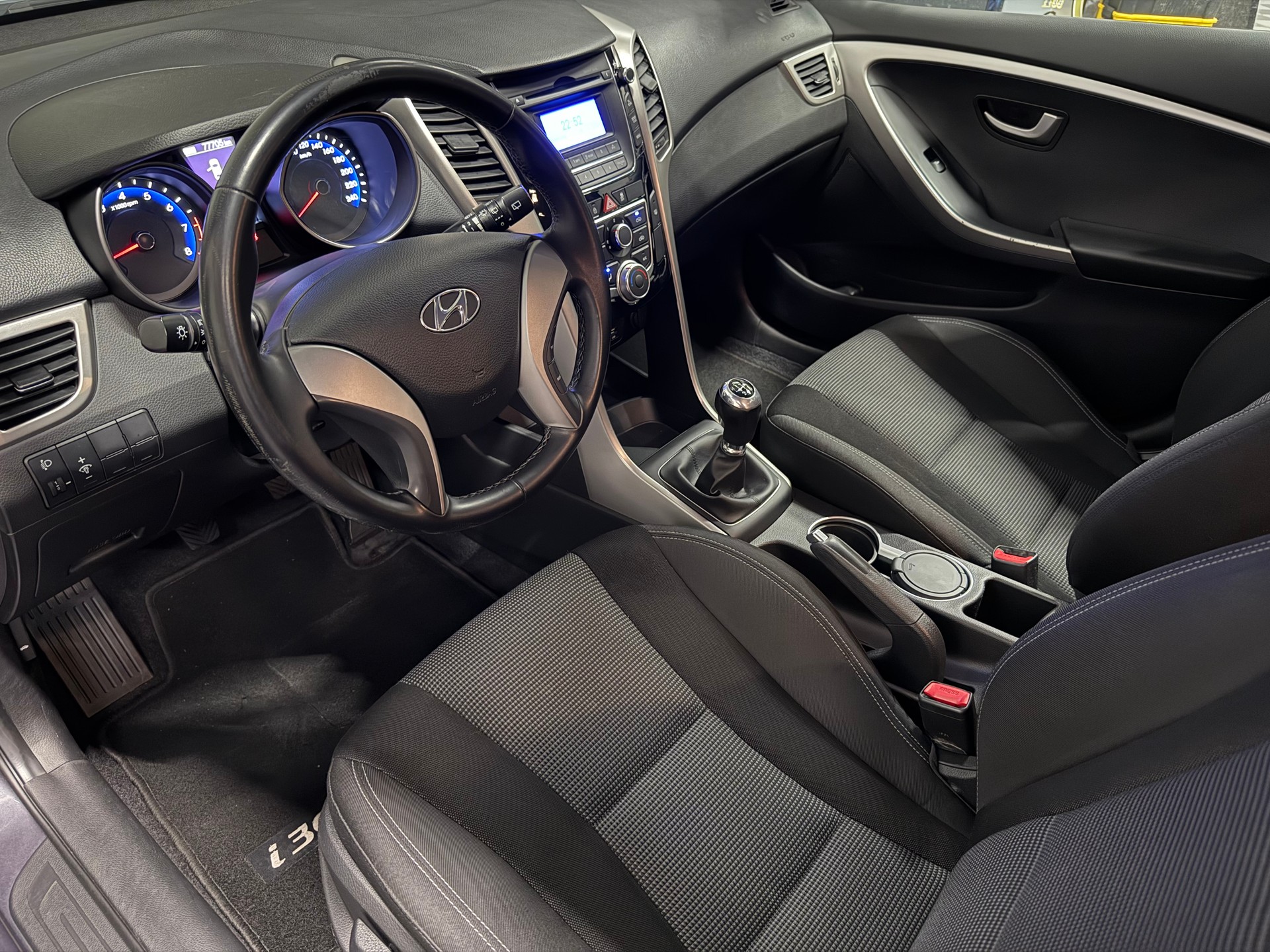 HYUNDAI i30 1.4 Pica-image-13