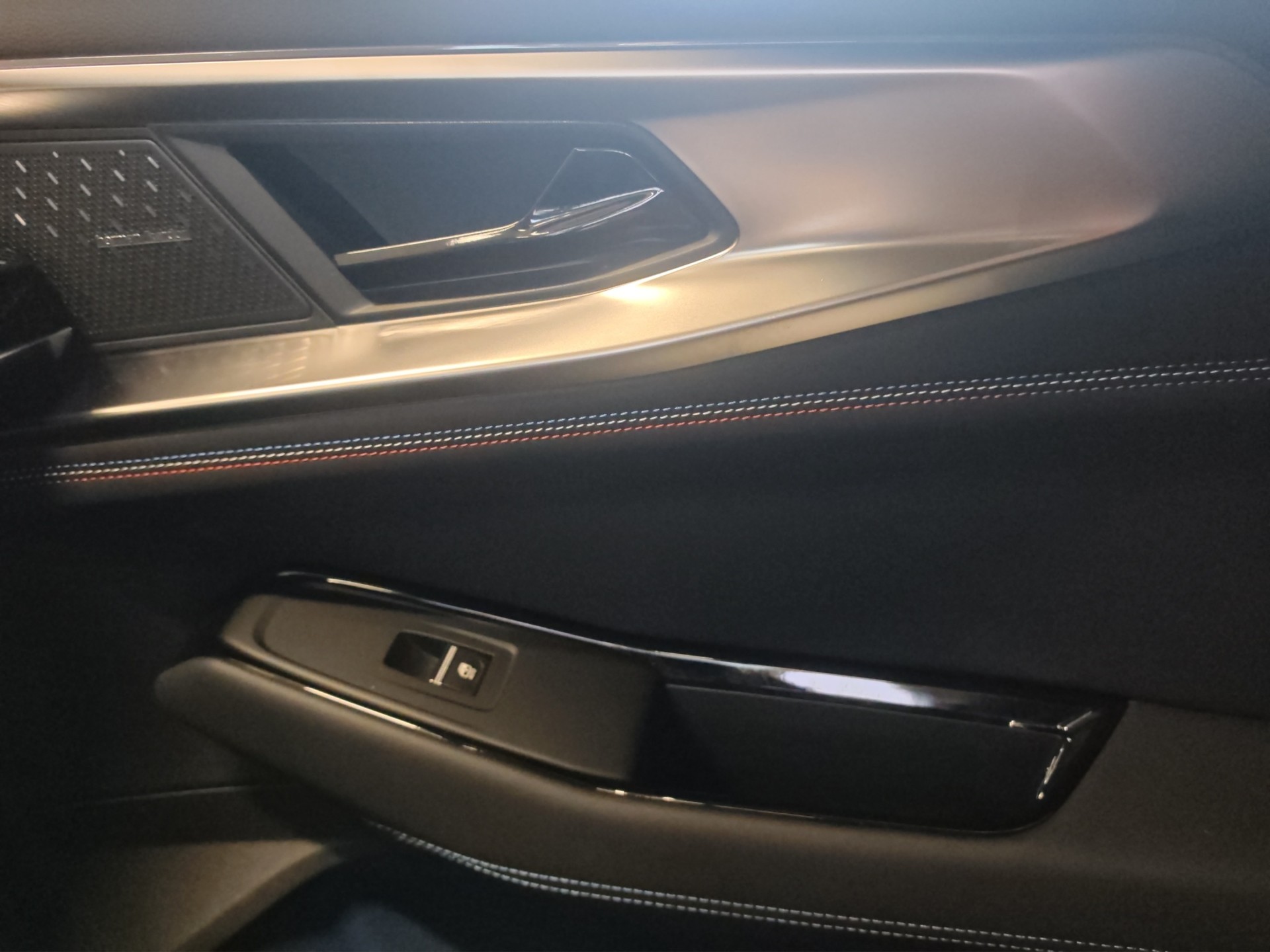 RENAULT Rafale 1.2 E-Tech Hybrid 200 Esprit Alpine-image-22