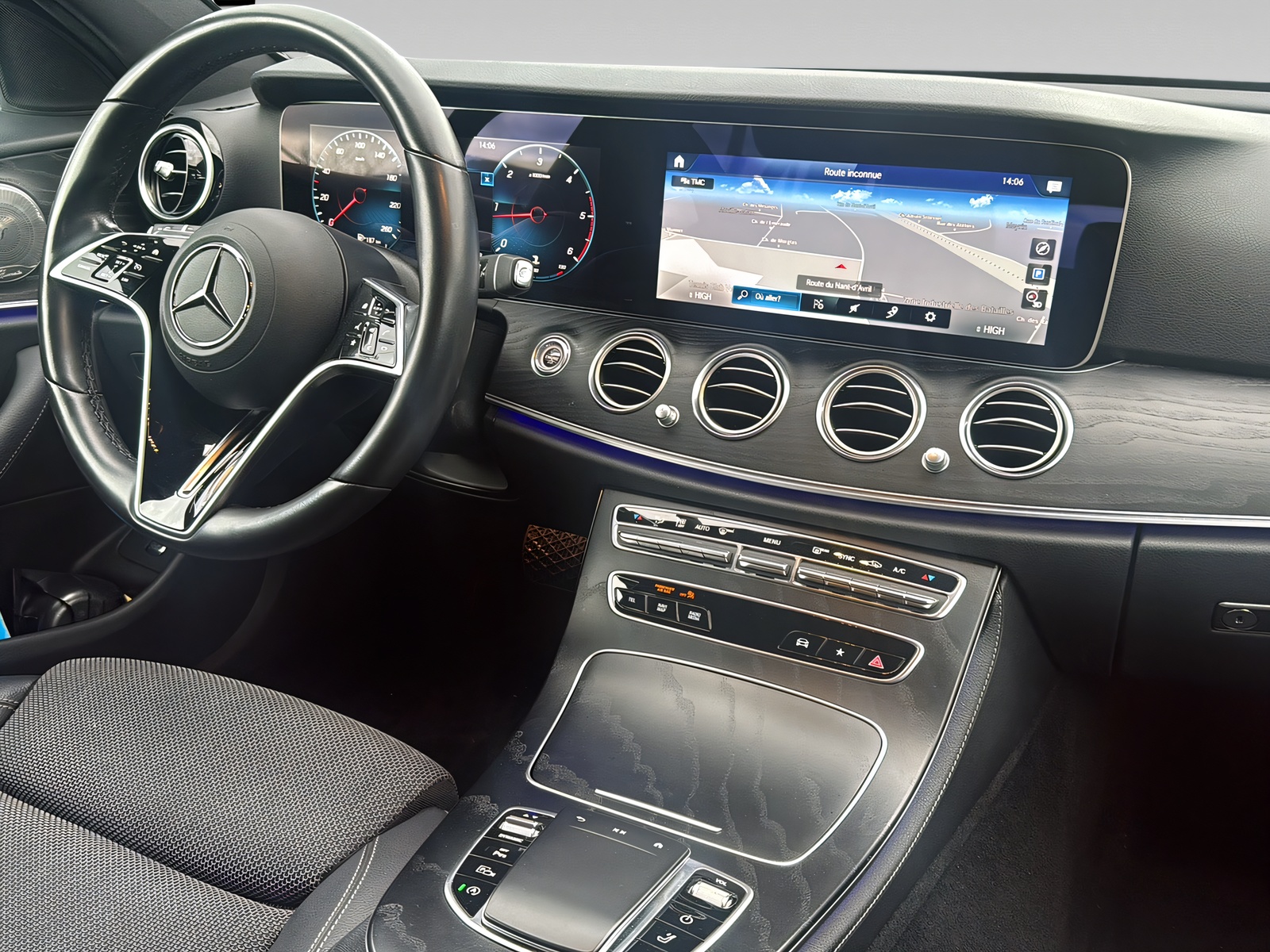MERCEDES-BENZ E 220 d T 4Matic Avantgarde 9G-Tronic-image-12
