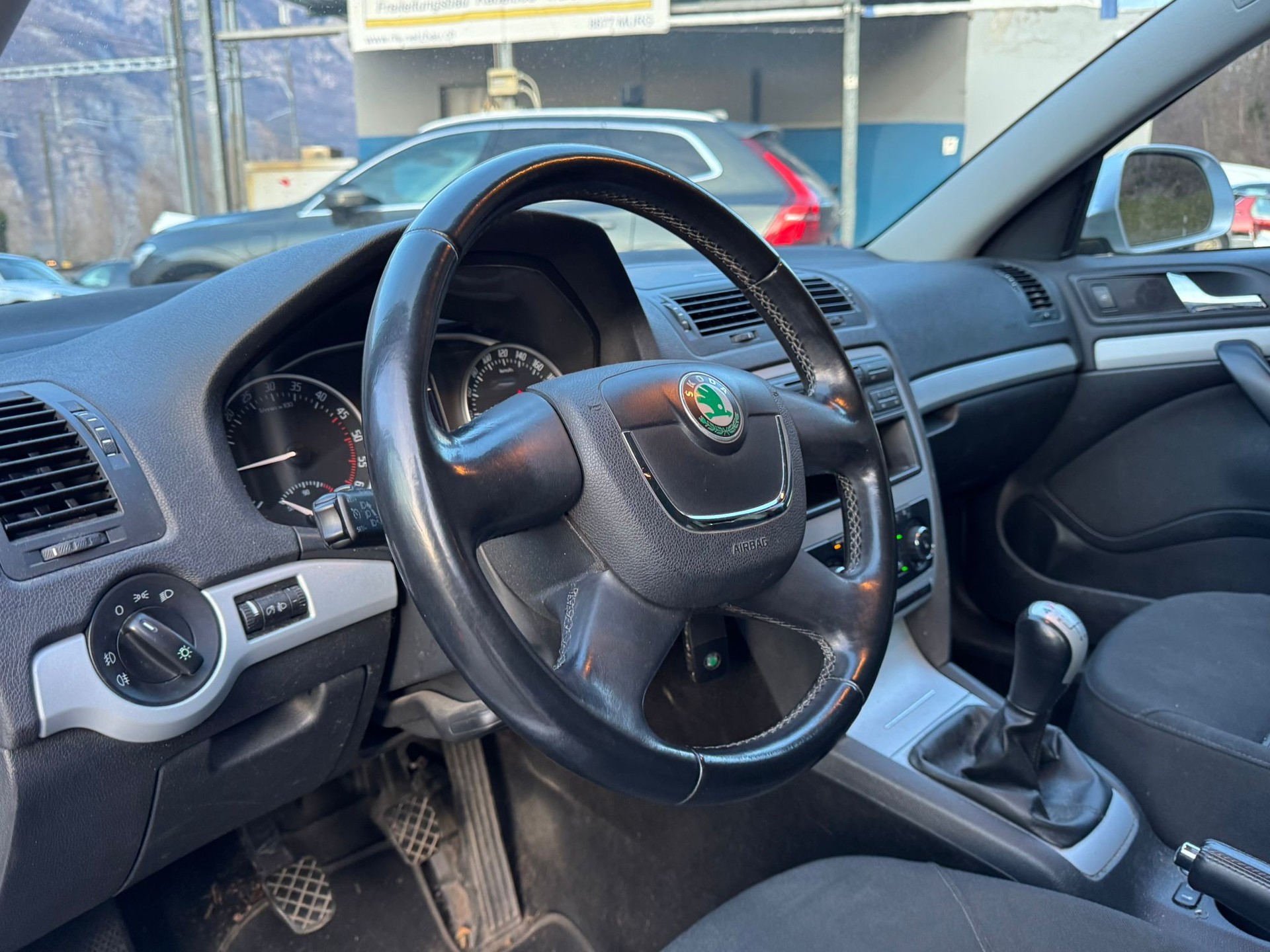 SKODA Octavia Combi 1.9 TDI Swiss Adventure 4x4-image-7