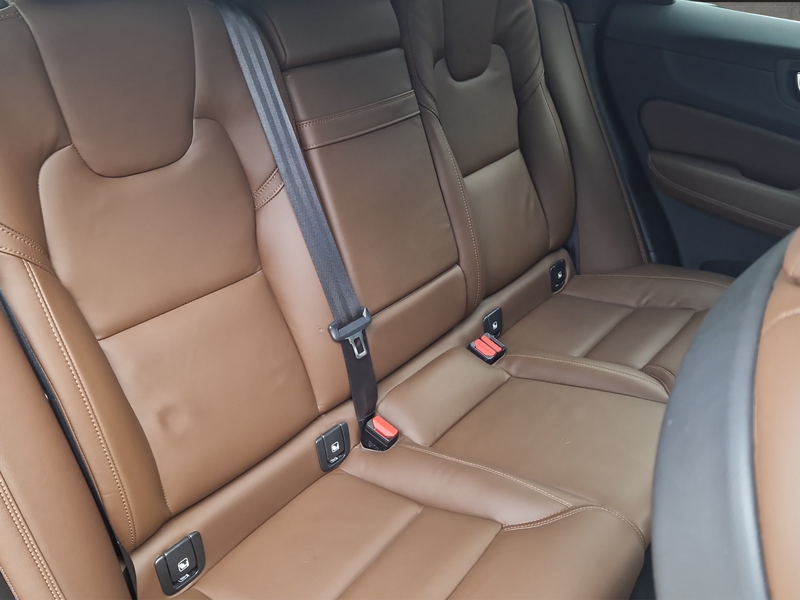 VOLVO XC60 2.0 T8 TE Inscription eAWD-image-14
