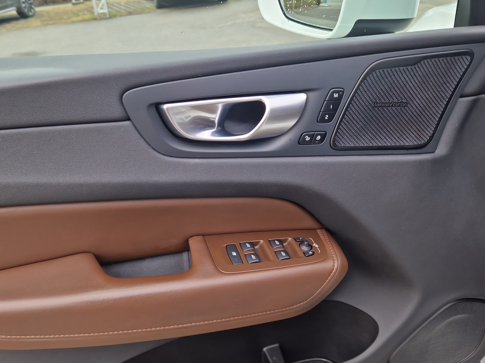 VOLVO XC60 2.0 T8 TE Inscription eAWD-image-12