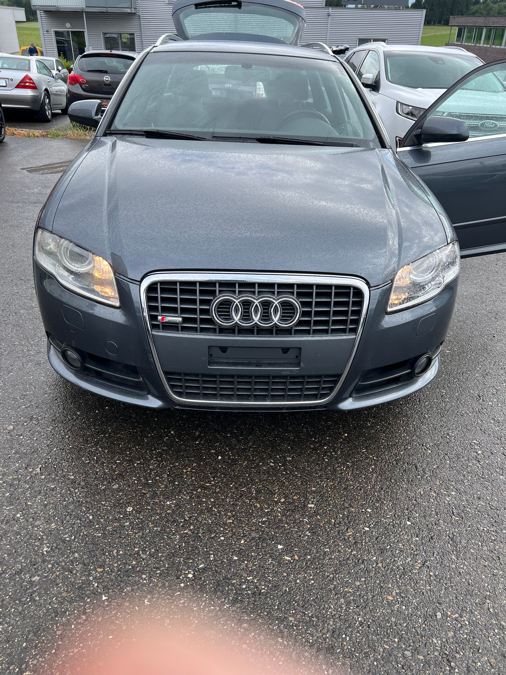 AUDI A4 Avant 2.0 Turbo FSI quattro