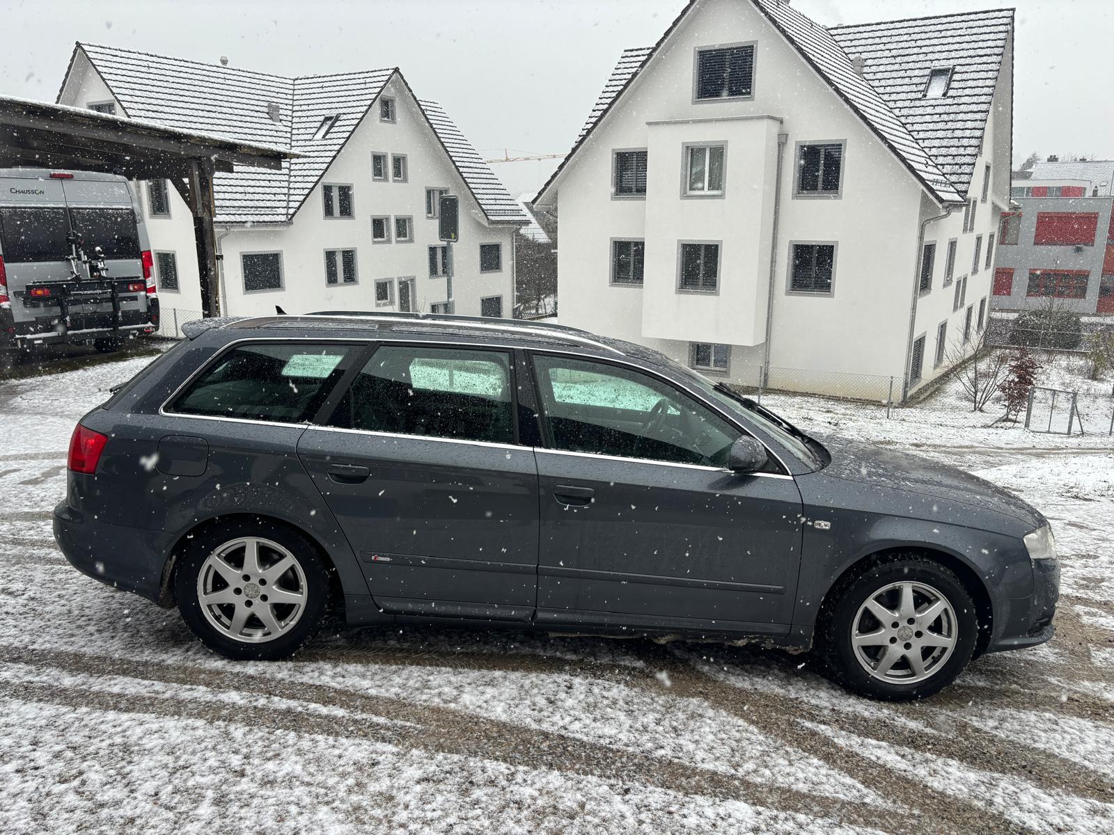 AUDI A4 Avant 2.0 Turbo FSI quattro-image-5