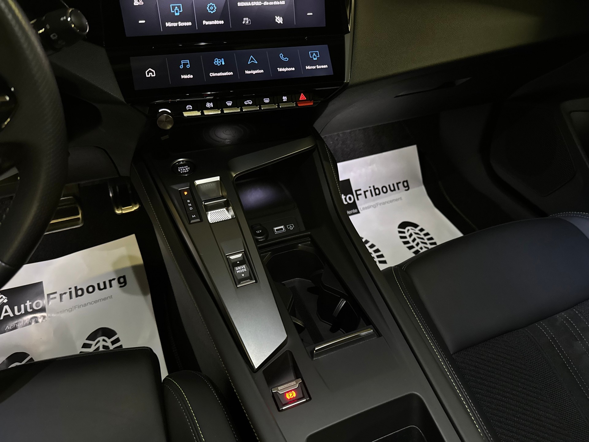 PEUGEOT 308 1.2 Pure Tech GT Pack EAT8-image-5