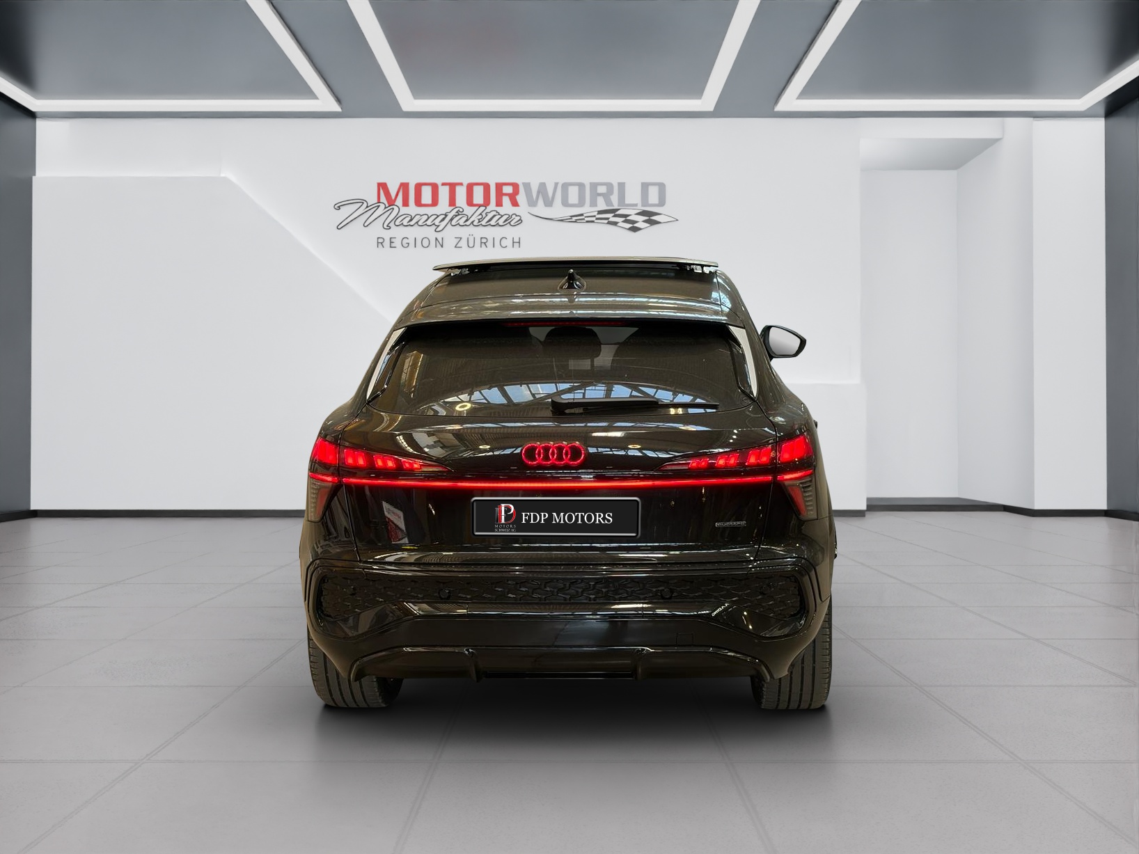 AUDI Q3 SPB Quattro TFSI S line/LED plus/Pano/20" Sportback-showroom-element-3