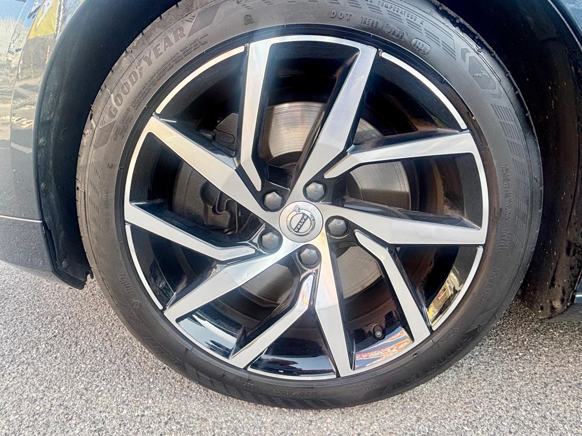 VOLVO V60 2.0 T6 Momentum S/S-image-17