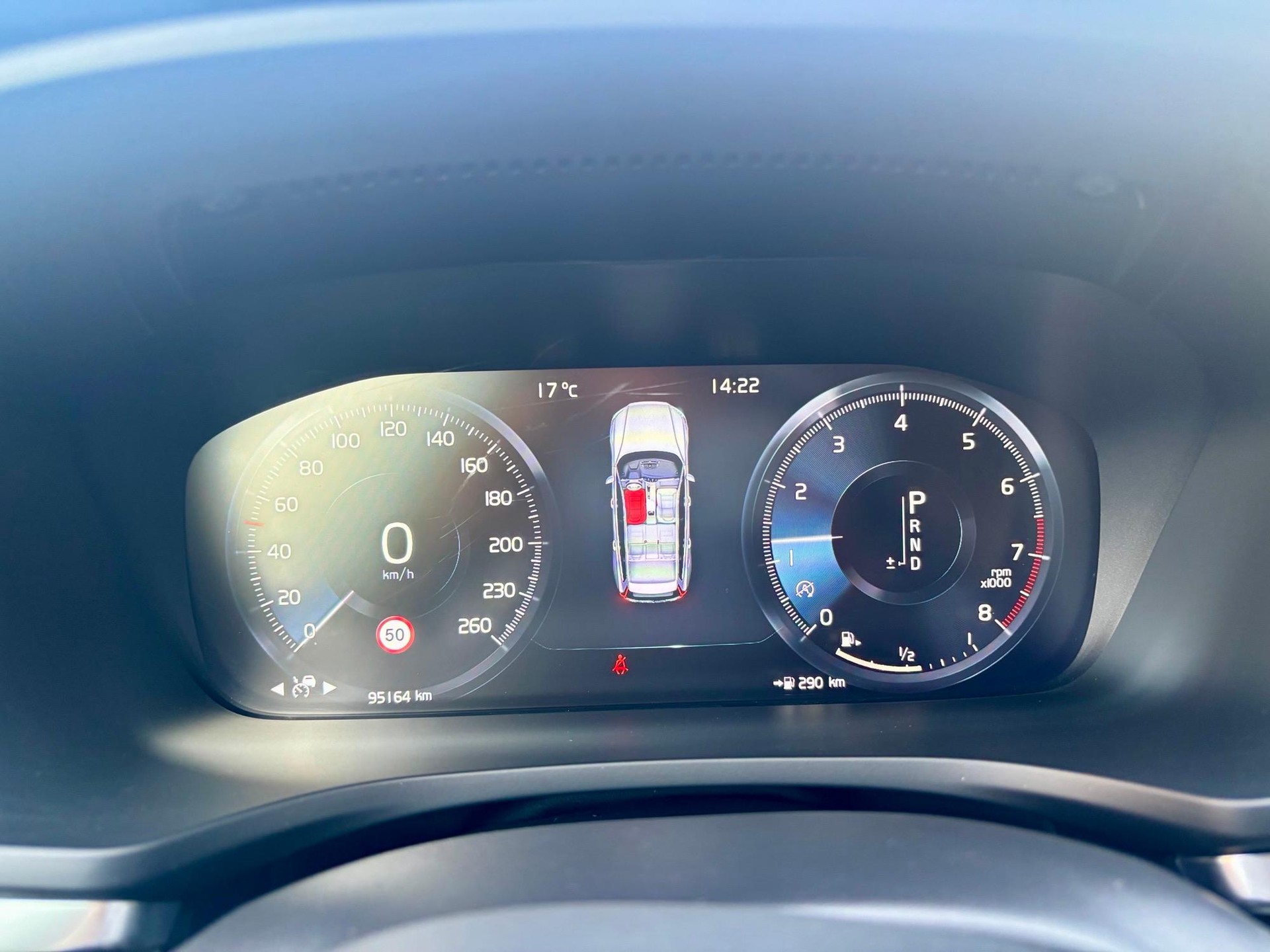 VOLVO V60 2.0 T6 Momentum S/S-image-7