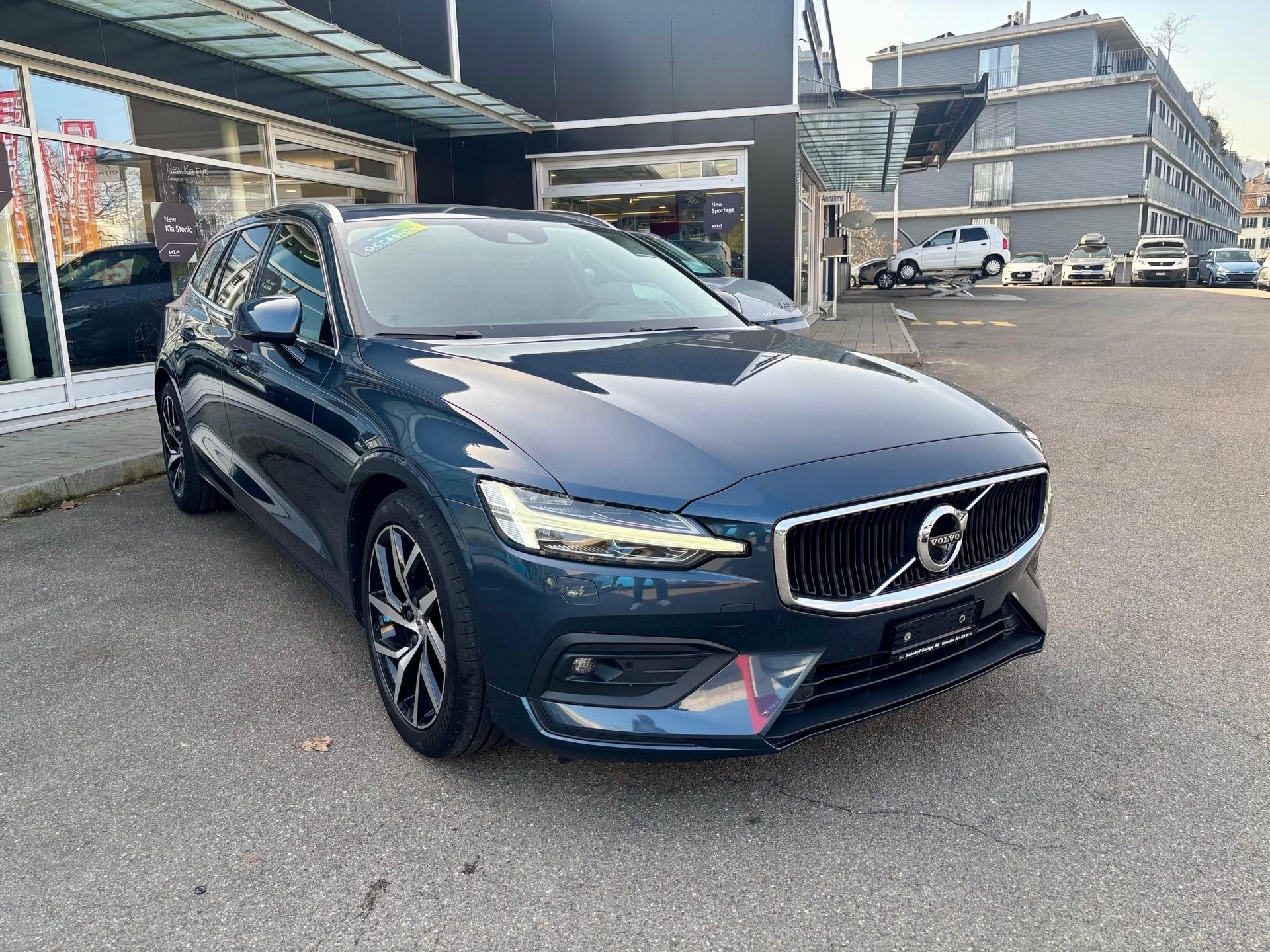 VOLVO V60 2.0 T6 Momentum S/S-image-0
