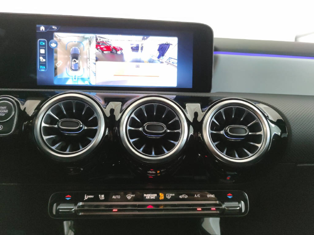 MERCEDES-BENZ A 250 AMG Line 4Matic-image-5