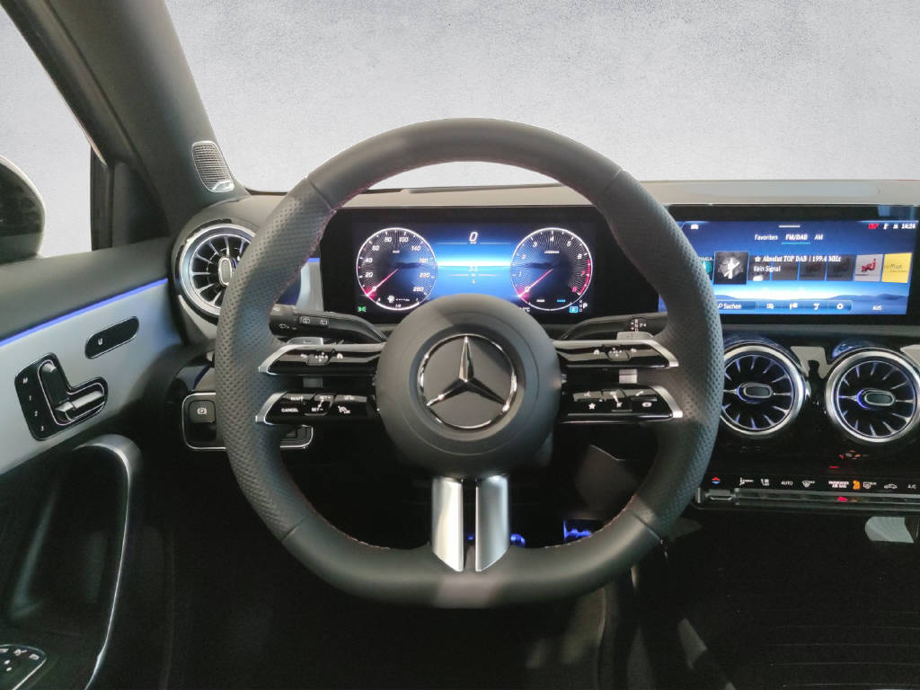 MERCEDES-BENZ A 250 AMG Line 4Matic-image-11