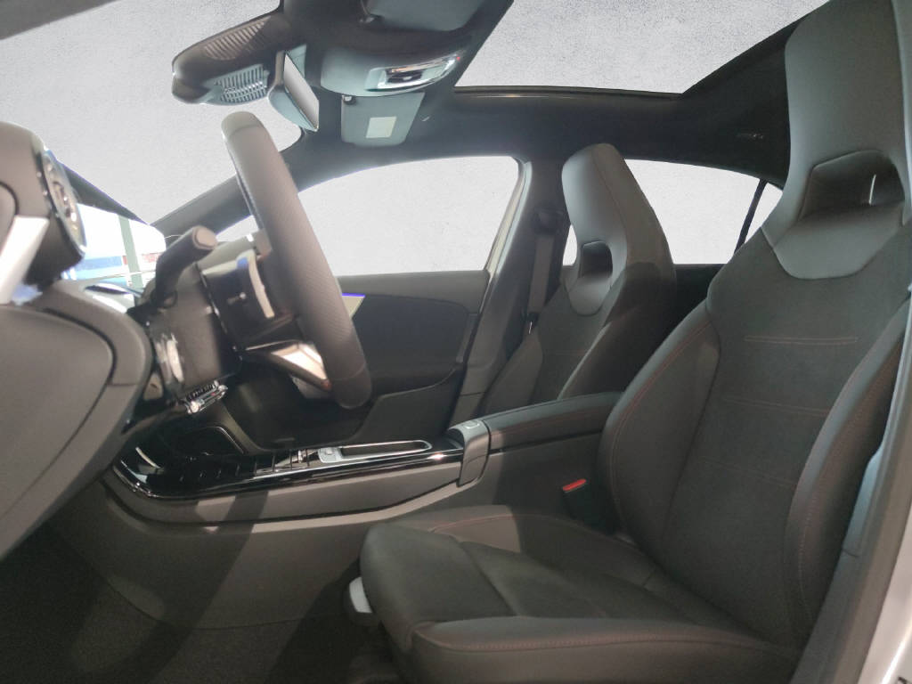 MERCEDES-BENZ A 250 AMG Line 4Matic-image-9