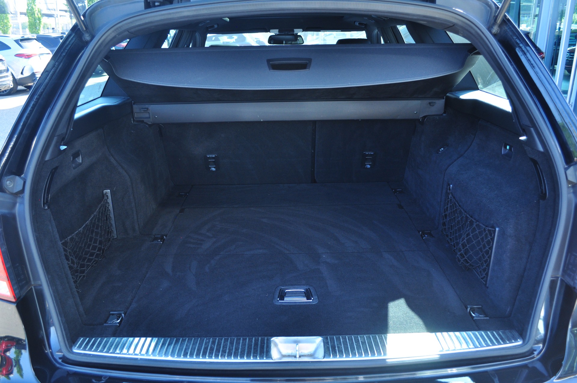 MERCEDES-BENZ E 220 BlueTEC Avantgarde-image-8