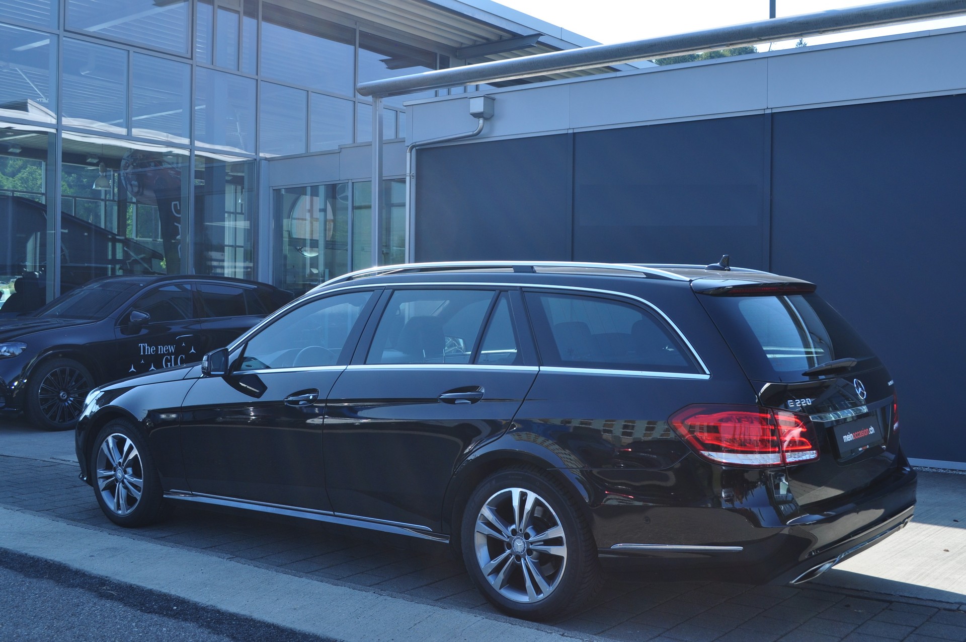 MERCEDES-BENZ E 220 BlueTEC Avantgarde-image-3