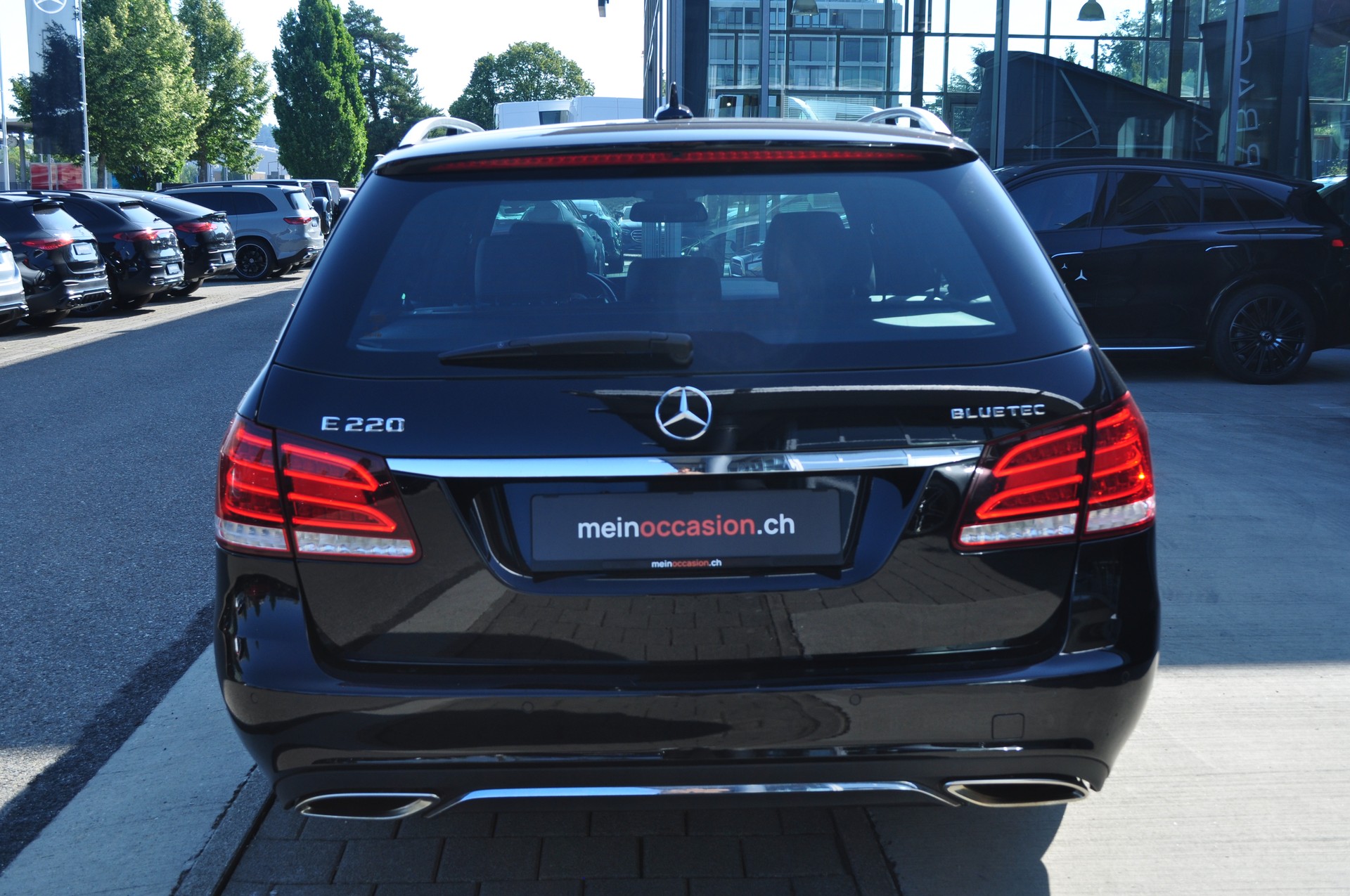 MERCEDES-BENZ E 220 BlueTEC Avantgarde-image-4