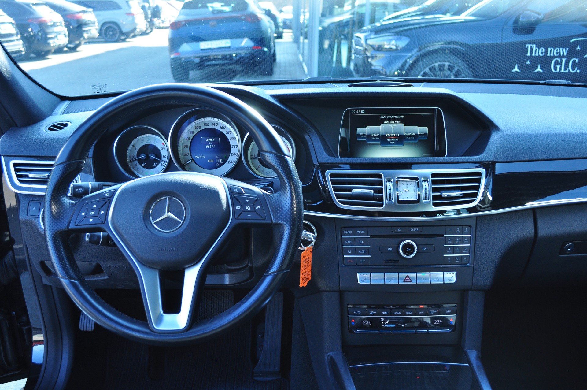 MERCEDES-BENZ E 220 BlueTEC Avantgarde-image-11