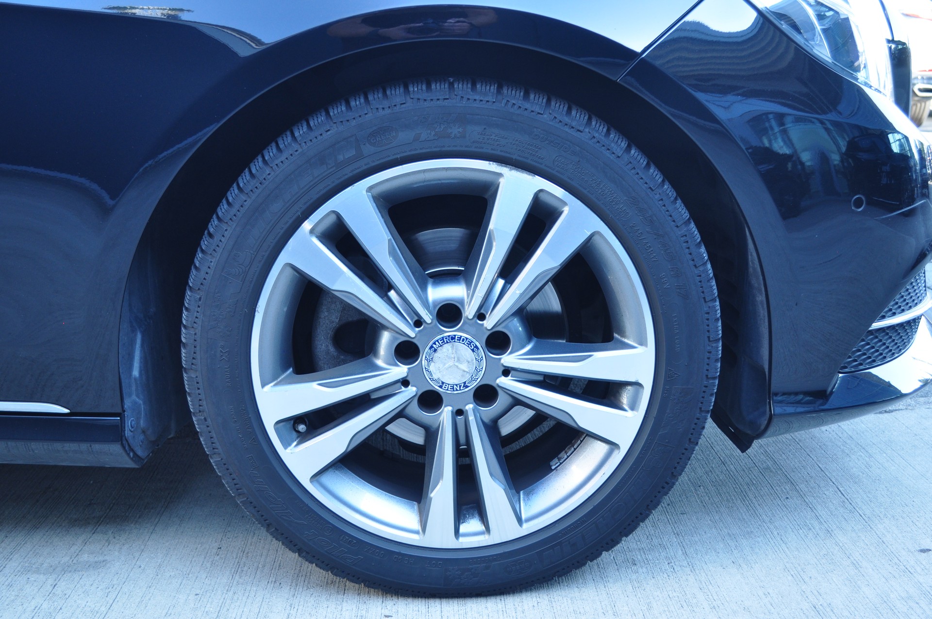 MERCEDES-BENZ E 220 BlueTEC Avantgarde-image-17