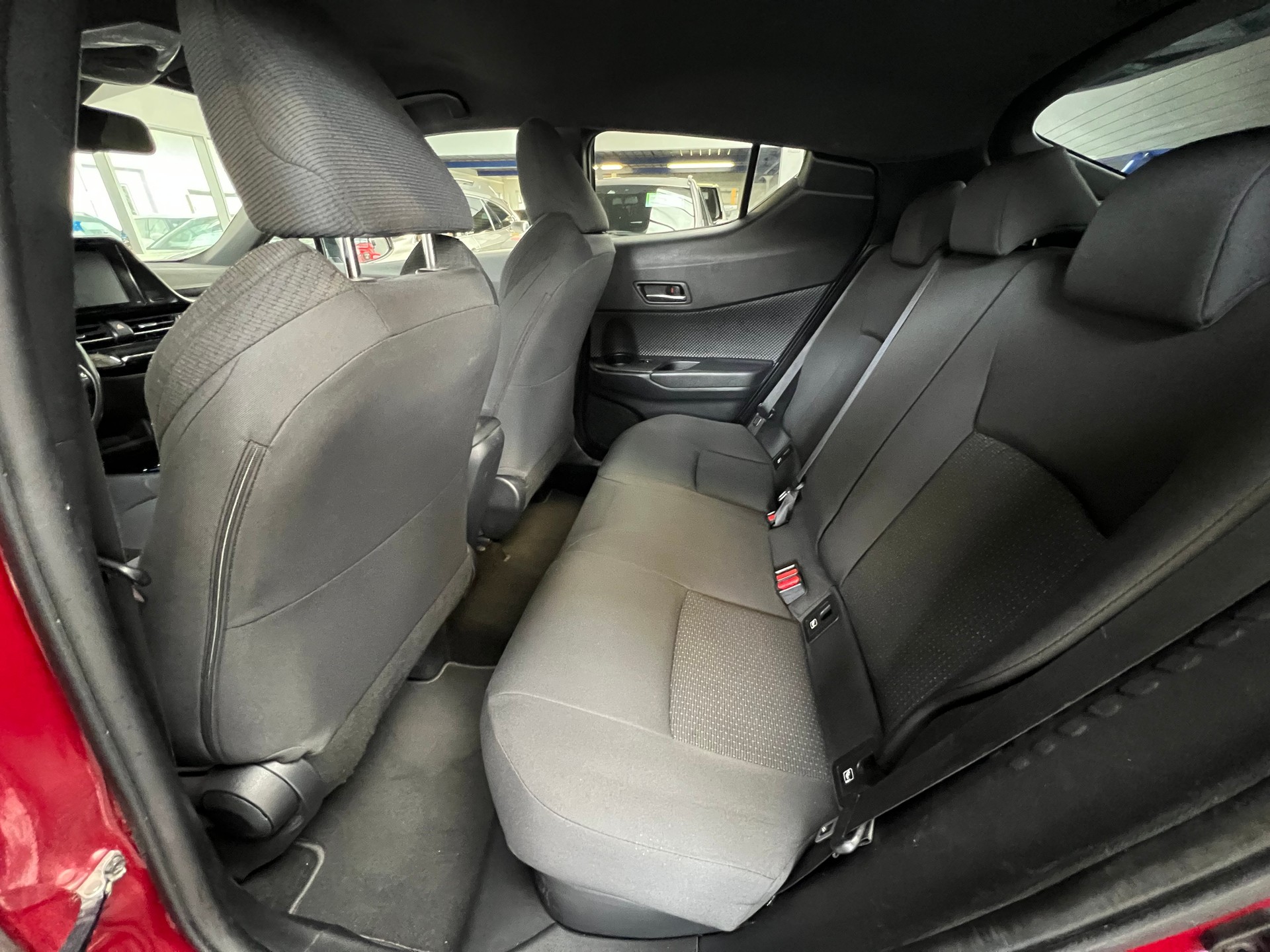 TOYOTA C-HR 1.8 HSD Trend CVT-image-9