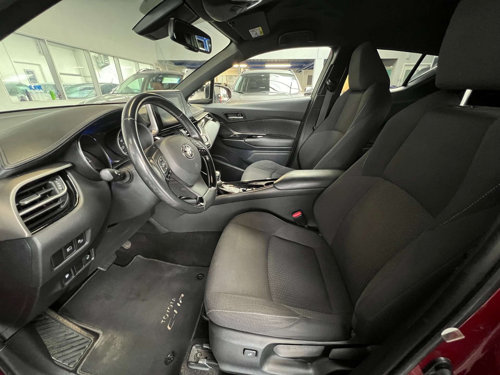 TOYOTA C-HR 1.8 HSD Trend CVT-image-8