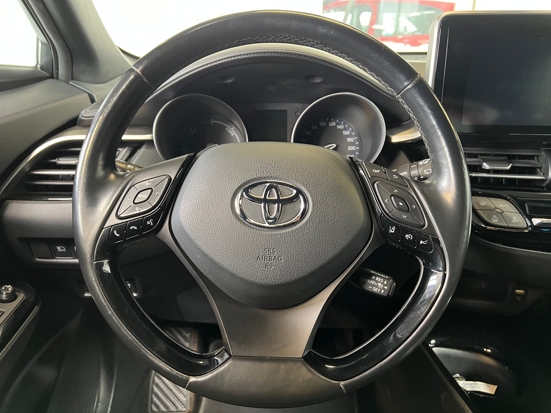 TOYOTA C-HR 1.8 HSD Trend CVT-image-7