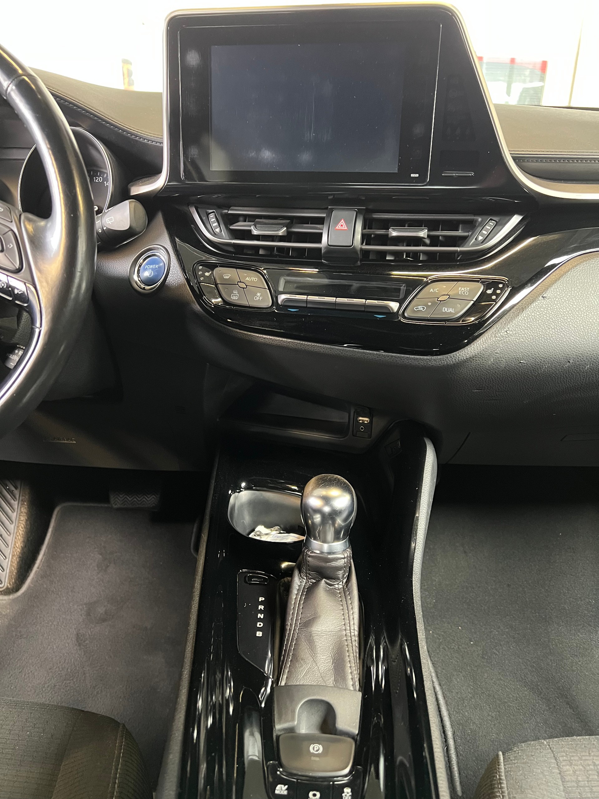 TOYOTA C-HR 1.8 HSD Trend CVT-image-5