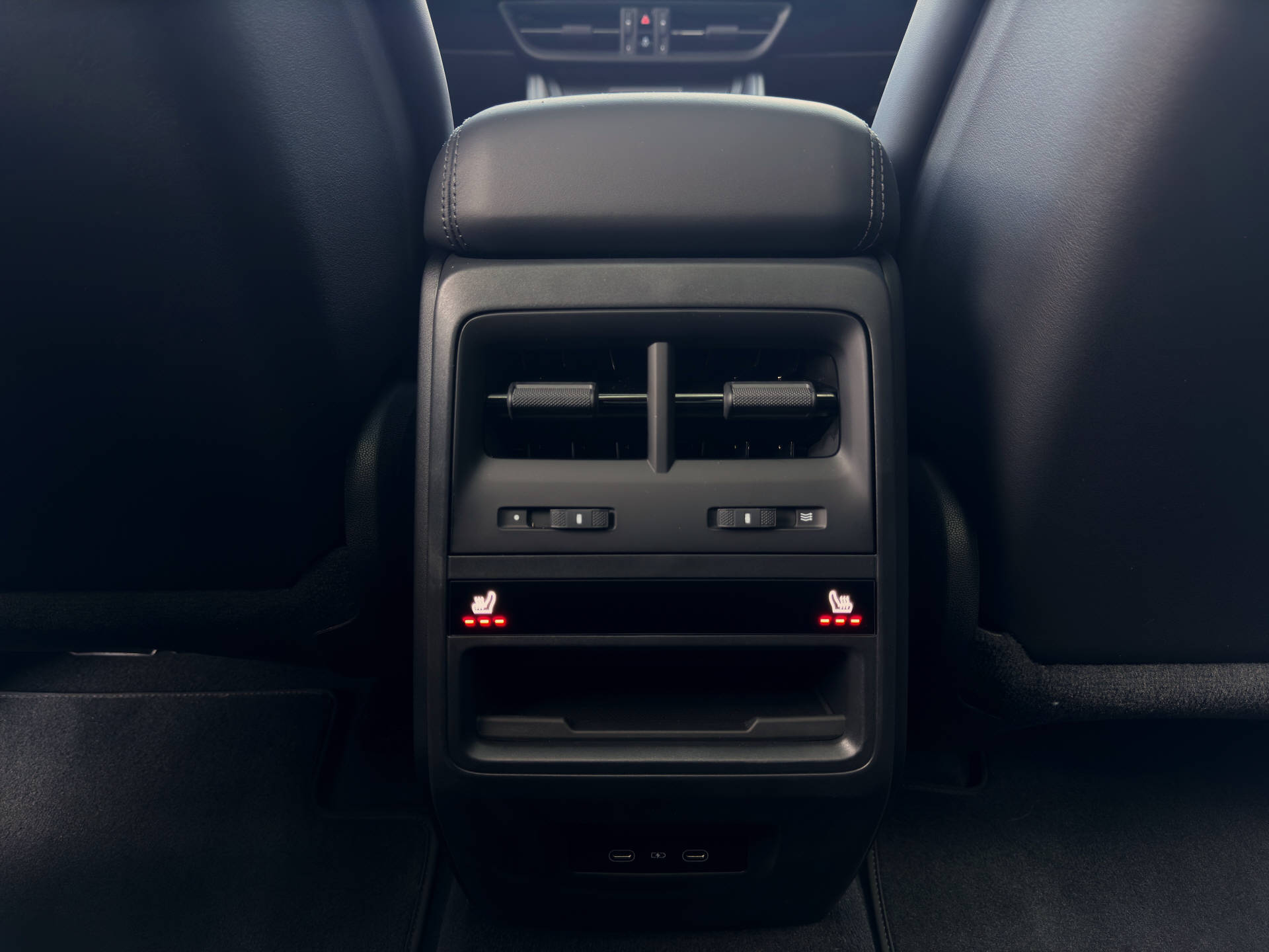 PORSCHE Macan-image-11
