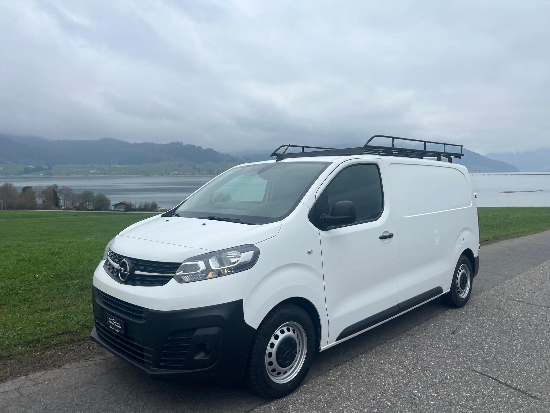 OPEL Vivaro Cargo 1.5 D Inkl. Innenausbau!