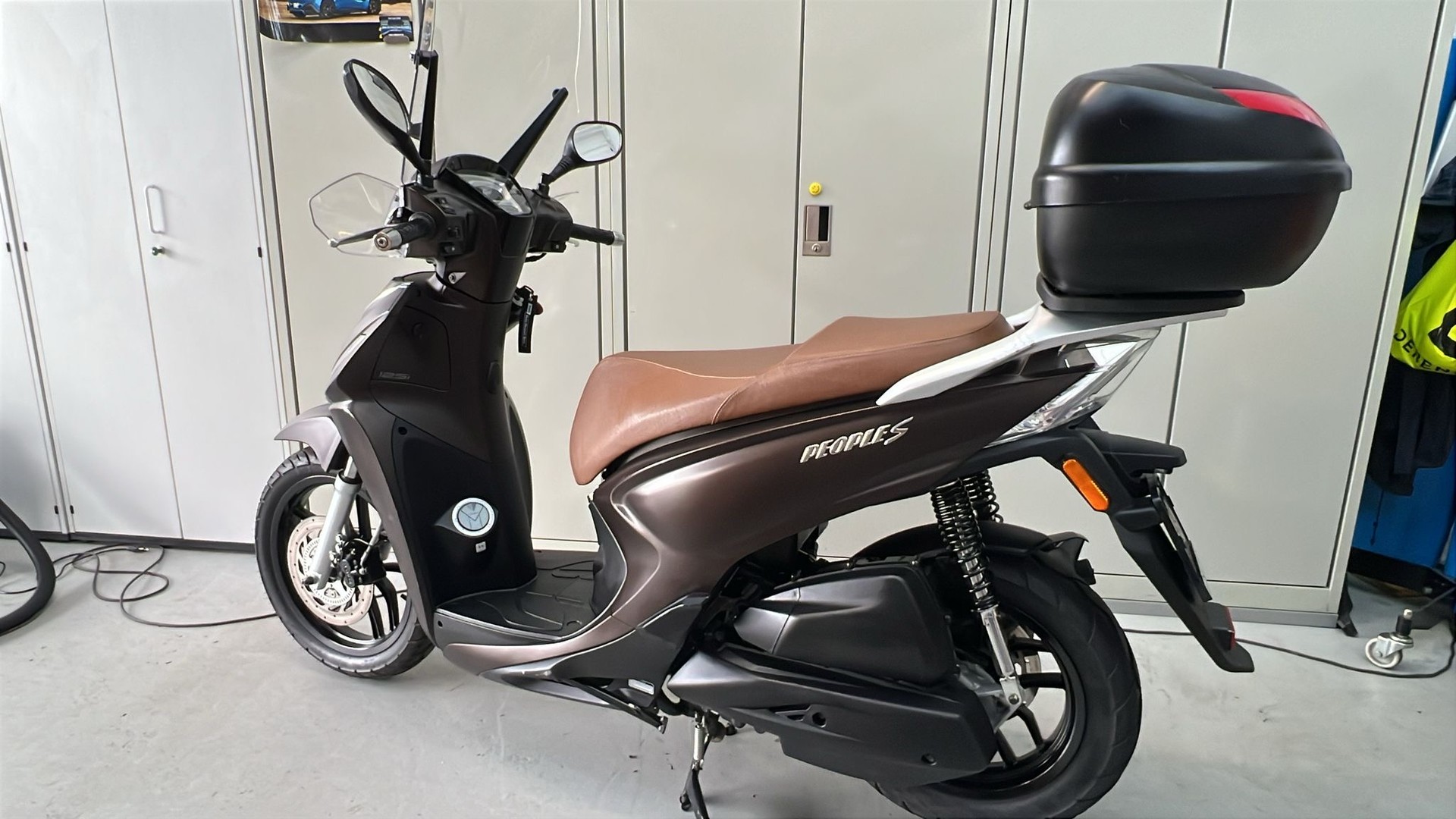 KYMCO People S 125i ABS Topcase/Windschild-image-1