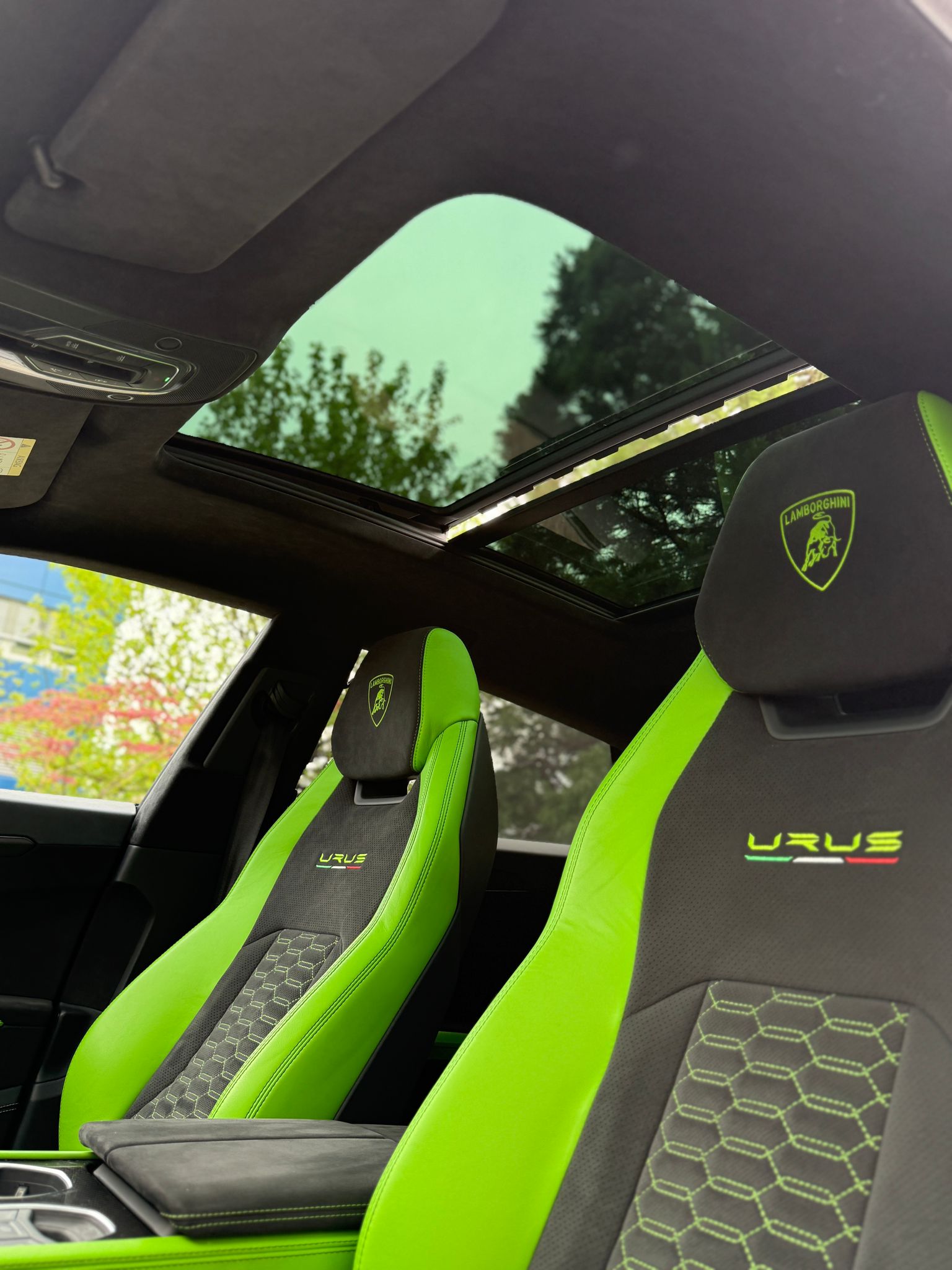 LAMBORGHINI Urus 4.0-image-9