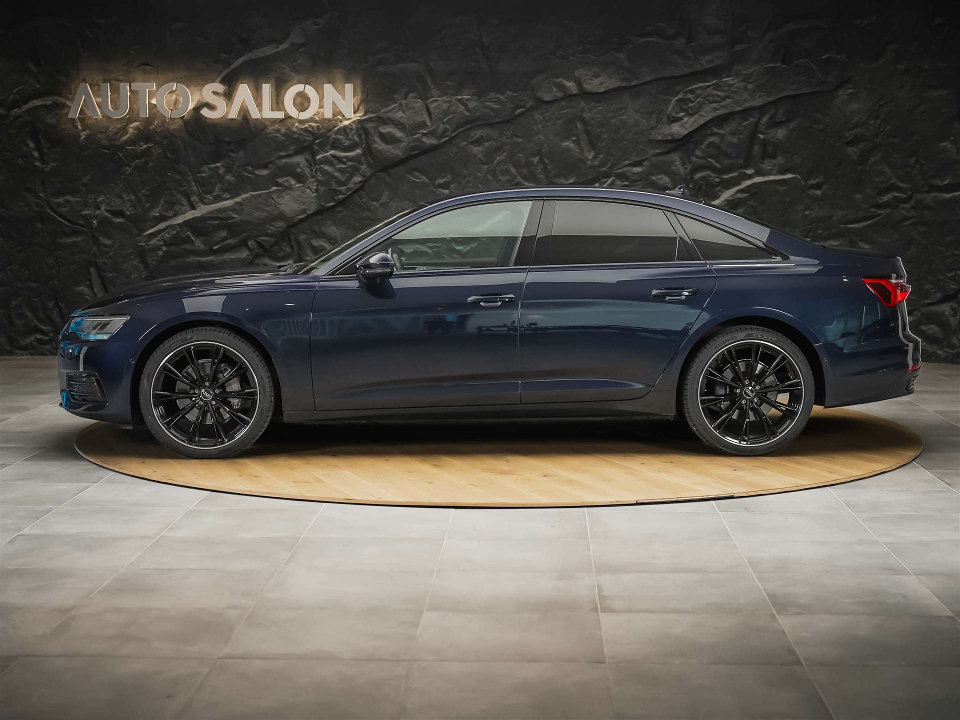 AUDI A6 Limousine 45 TFSI Design quattro S-tronic *21" Felgen*Assistenzpaket*Leder*-image-2