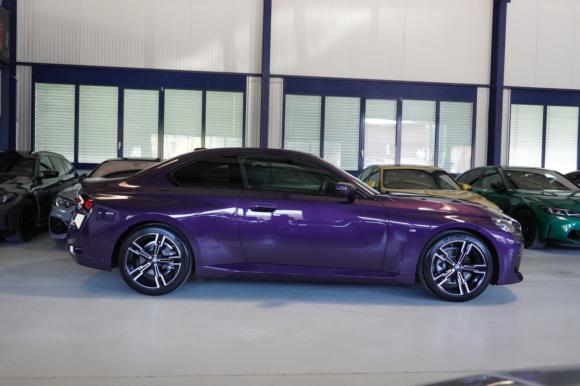 BMW 220i M Sport LCI // BMW Werksgarantie bis 05/2028 // Thundernight Metallic //-image-4