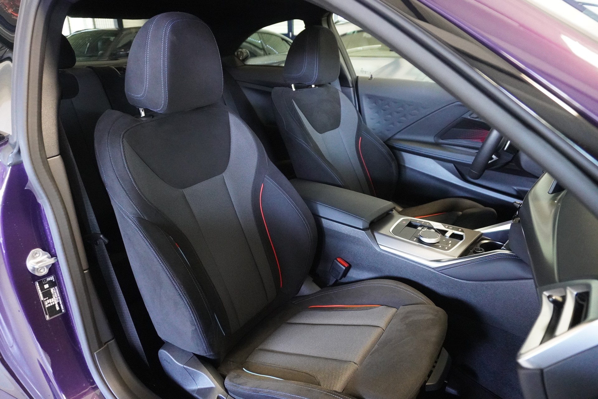 BMW 220i M Sport LCI // BMW Werksgarantie bis 05/2028 // Thundernight Metallic //-image-9
