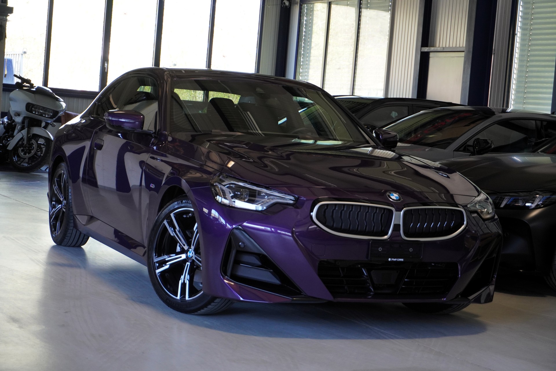 BMW 220i M Sport LCI // BMW Werksgarantie bis 05/2028 // Thundernight Metallic //