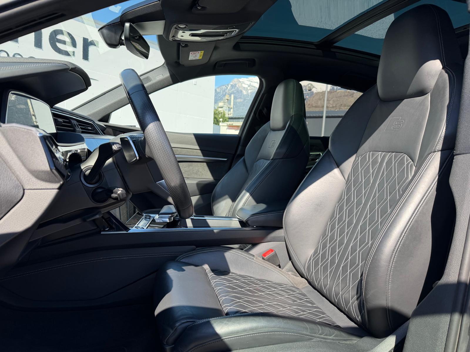 AUDI e-tron 55 Sportback S Line Black Edition quattro-image-11