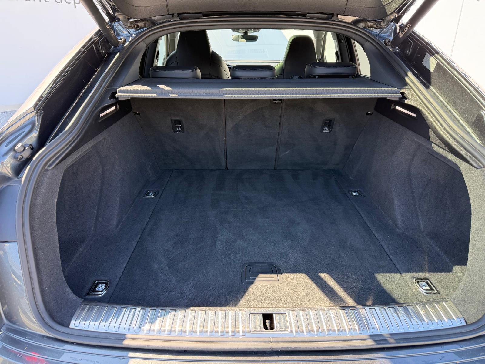 AUDI e-tron 55 Sportback S Line Black Edition quattro-image-14