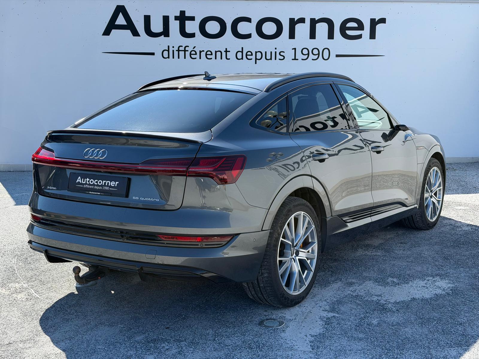 AUDI e-tron 55 Sportback S Line Black Edition quattro-image-4