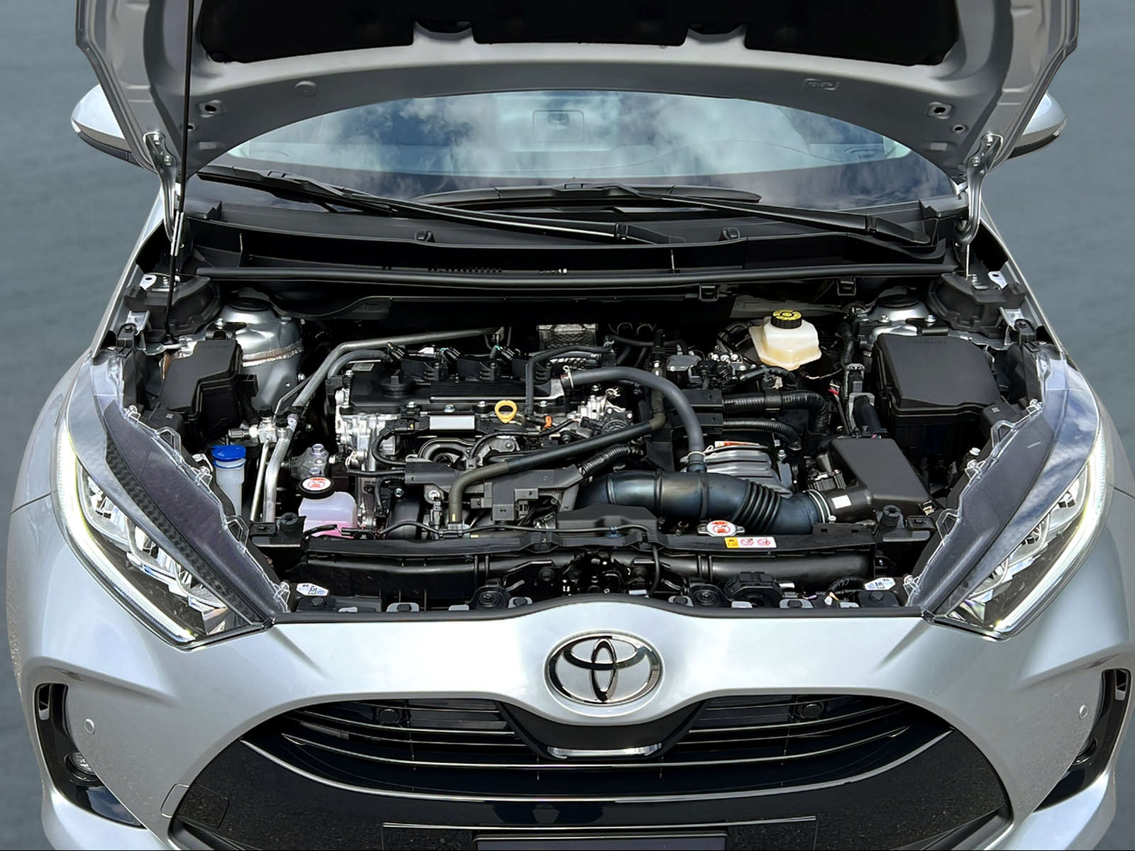 TOYOTA Yaris 1.5 Trend e-CVT-image-13