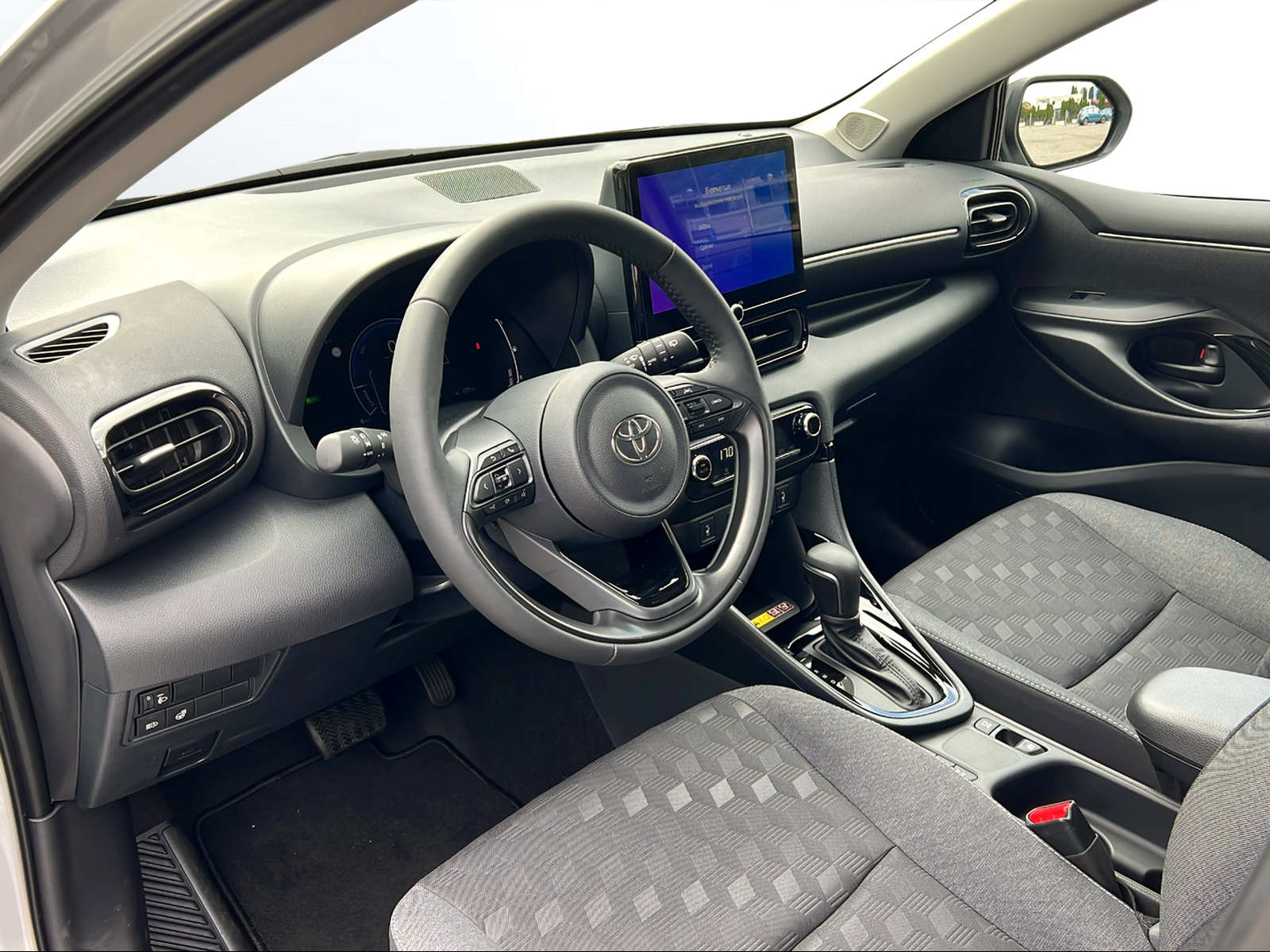 TOYOTA Yaris 1.5 Trend e-CVT-image-9