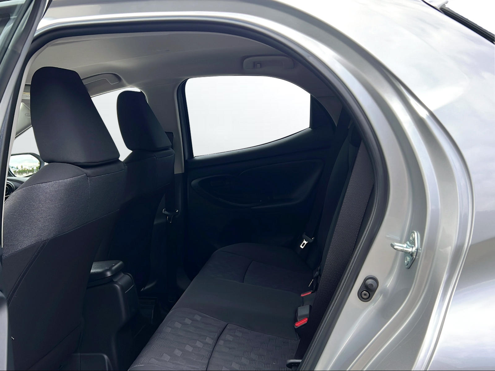 TOYOTA Yaris 1.5 Trend e-CVT-image-11